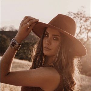 Meet your Posher, Genevieve